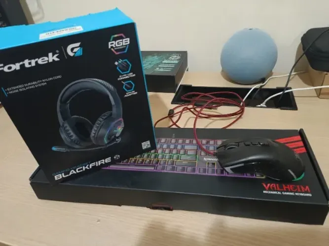 Kit Teclado Mecânico Valheim ( Switch removível), Mouse Redragon Octopus e Headset Fortrek
