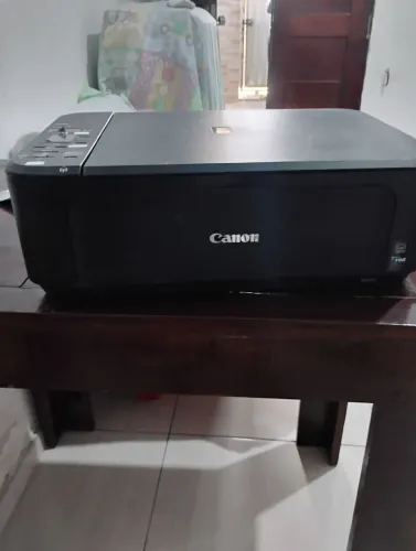 Vendo Empressora Cânon com defeito 