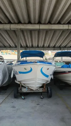 Lancha alternativa modelo 630 31 pés