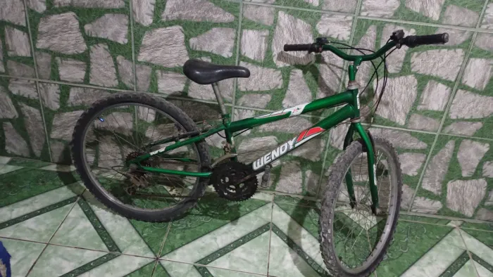 Bicicleta aro 26 vendo por te 200 ou troco por algo do meu interesse