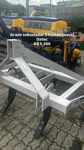 Arado subsolador 5 hastes