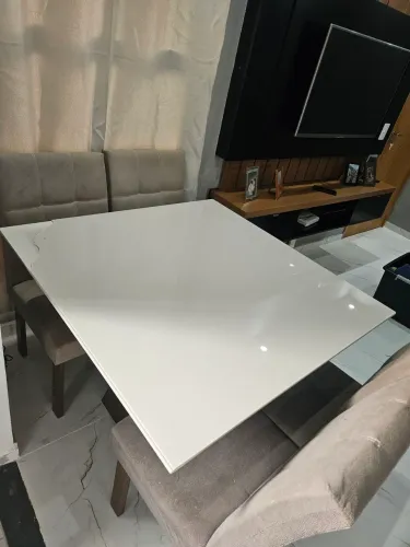 MESA COM 4 CADEIRAS