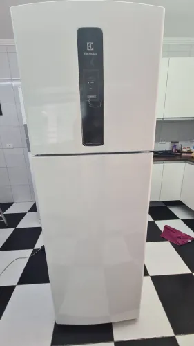 Geladeira electrolux 390l 220v