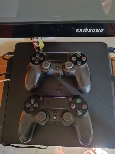 PS4 SLIM