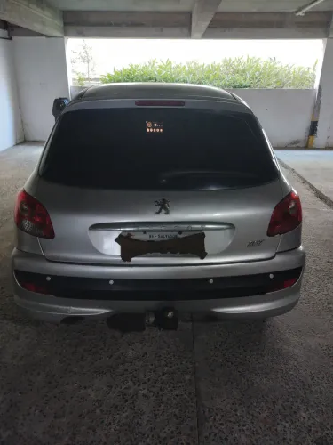 Peugeot 207 XR 1.4 Flex 8V 3P 2010