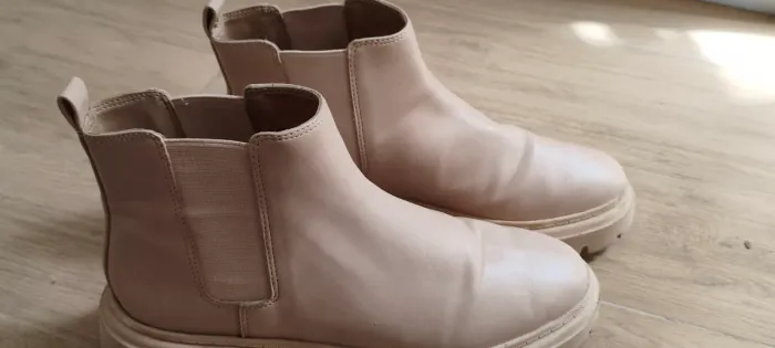 Bota Chelsea em couro macio