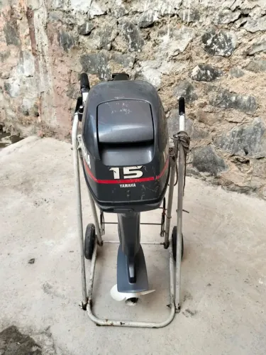Motor Yamaha 15HP - Seminovo 