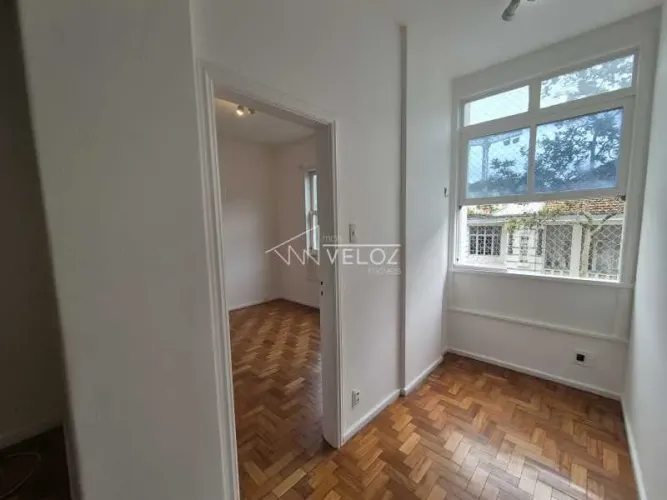 Apartamento - / Residencial / Laranjeiras