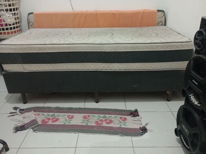 Cama de Solteiro com molas ensacadas 