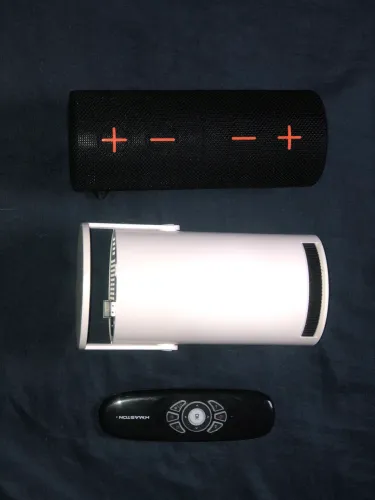 Vende-se projetor , caixa de som , controle 