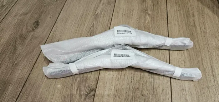 Suporte 2x pés (1 par) para TV LG código MEZ64114785 NOVO ORIGINAL SEM USO