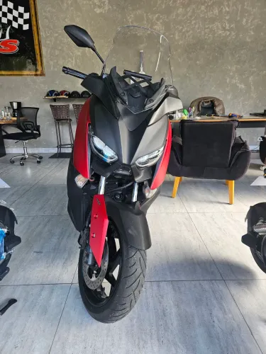 Xmax 250 com 6 mil km