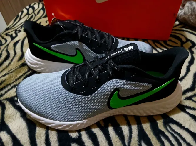 Tenis Nike