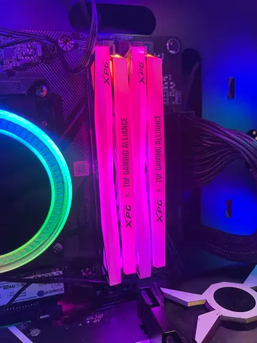 RAM XPG ARGB DDR4 2x8GB  ULTRA  GAMER ?