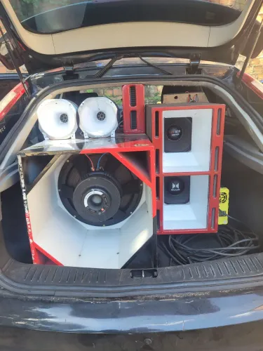 Som completo com rack móvel 