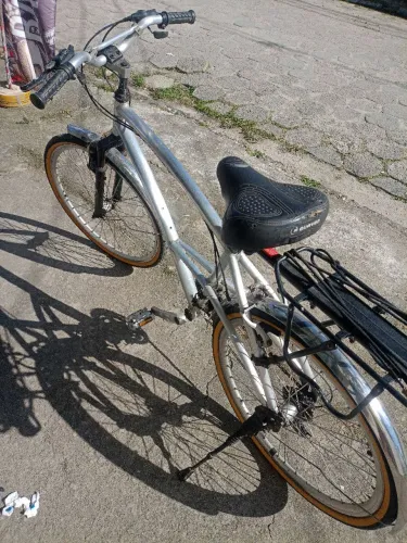 Bicicleta de alumínio