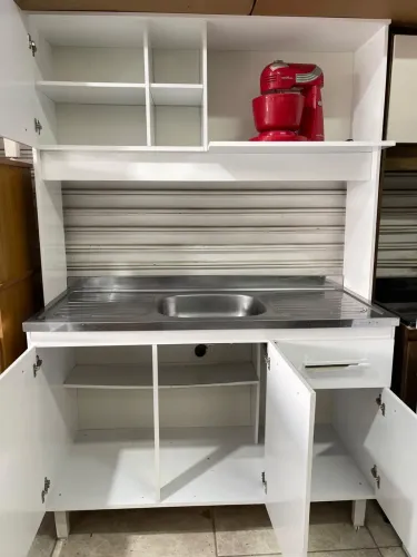 Cozinha compacta usada impecável com inox