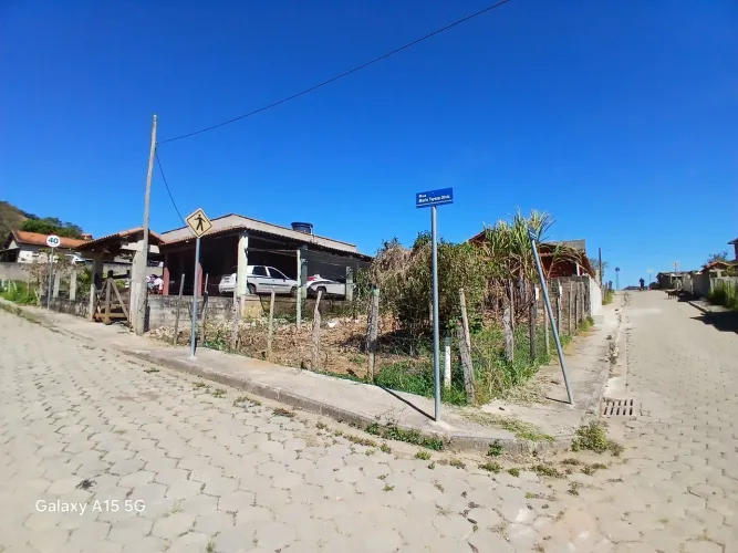 Vendo excelente terreno de esquina em Bocaina de Minas/MG.