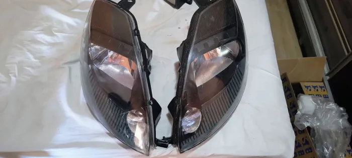 Par de faróis máscara negra Ford Ka de 2008 a 2013