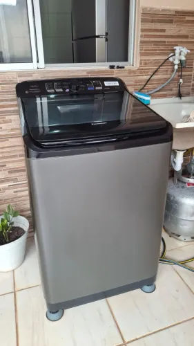 Vendo Maquina de lavar Panasonic 12Kg Lavagem Ciclone na cor Titânio - 110V