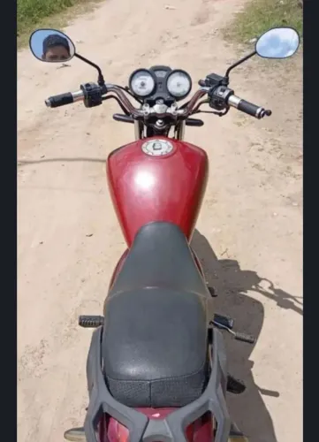 Vendendo uma moto taio toda em dias documento tudo certinho