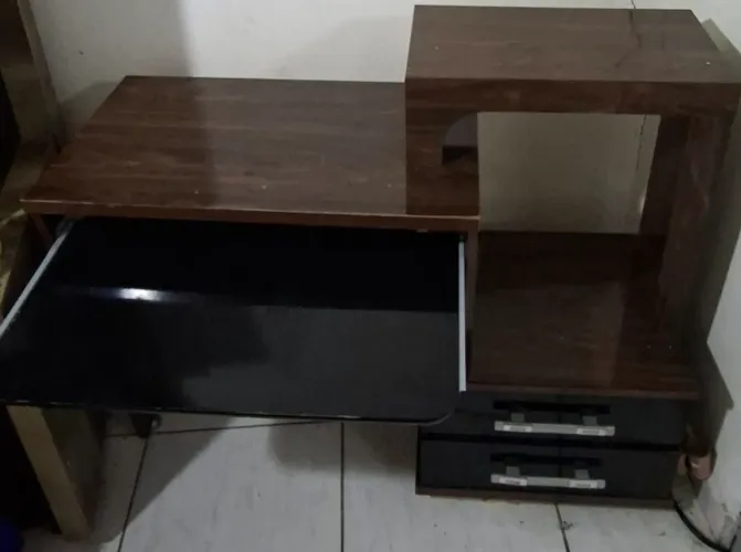 Vendo escrivania em ótima qualidade