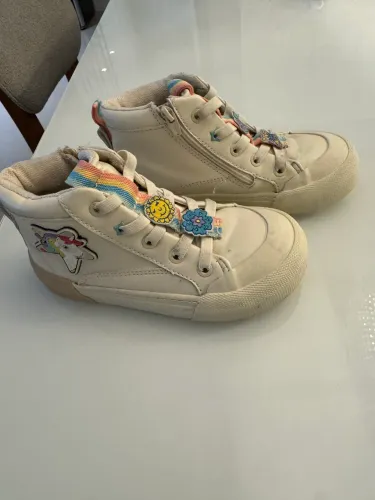 Tênis bota Zara TAM 25 pouco uso 