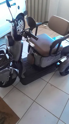 Triciclo aima novo