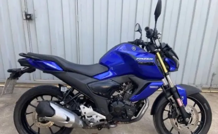 FZ15 ano 2024 único dono R$ 18.490