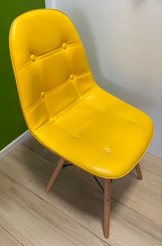 3 Cadeiras Charles Eames Botonê Eiffel Wood Estofada - Amarela