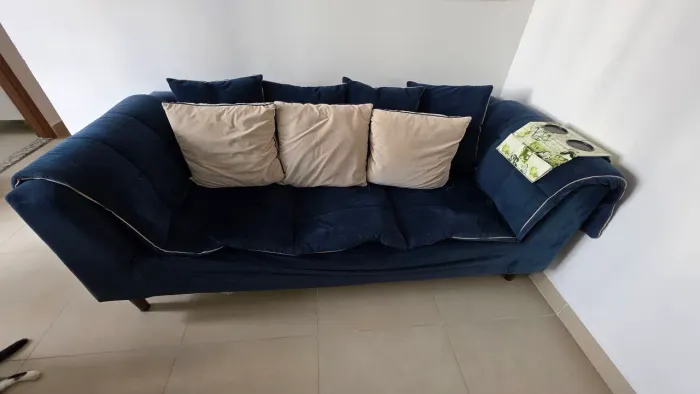 Sofá 3 lugares - 7 almofadas - Suede Azul