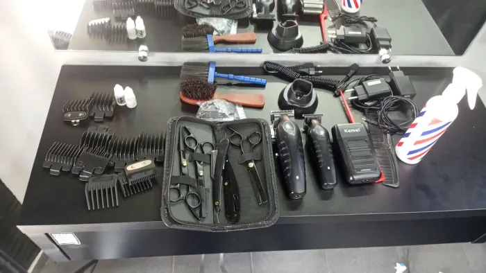Kit máquinas barbeiro kemei