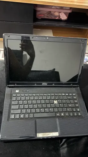 Notebook para retirada de peças.