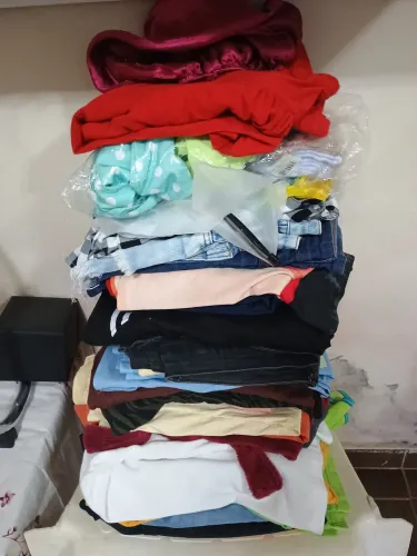Roupa nova é usada, roupa masculina e feminina