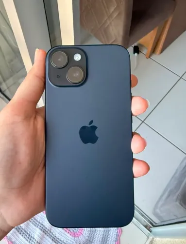 iPhone 15 - 256 GB - Bem conservado