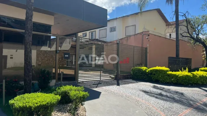 Sobrado em condominio fechado de 4 quartos 2 suítes sendo 1 suite no pavimento terreo