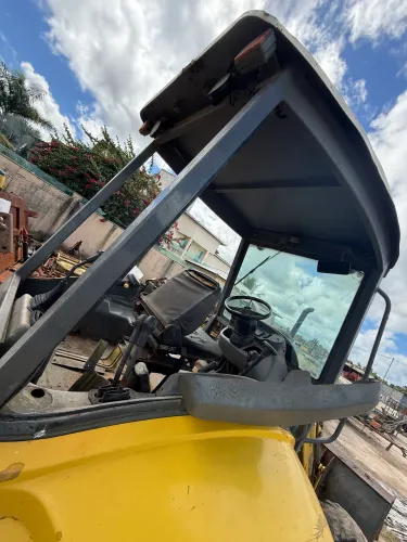RETROESCAVADEIRA NEW HOLLAND LB95 4x2