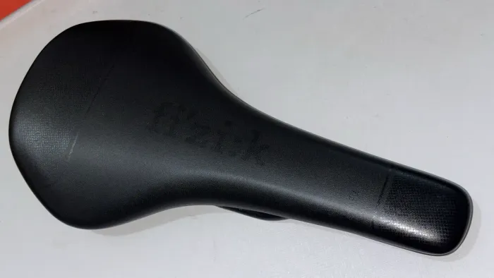 Selim ciclismo Fizik Taiga Regular