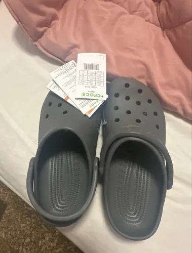 crocs nunca usado