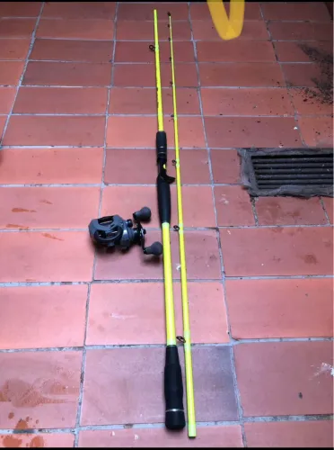 Carretilha e vara Pro Tamba