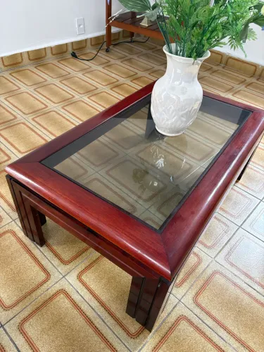 Mesa de centro de madeira nobre