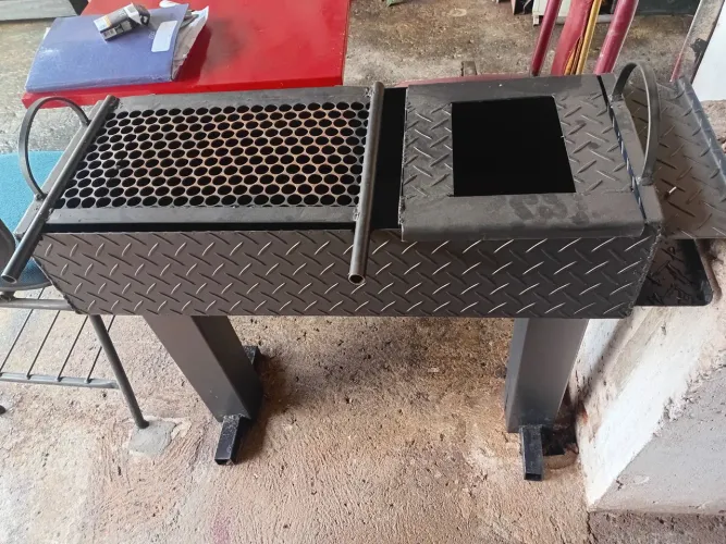 Churrasqueira e Fogão. Fabricada Artesanal 400 $