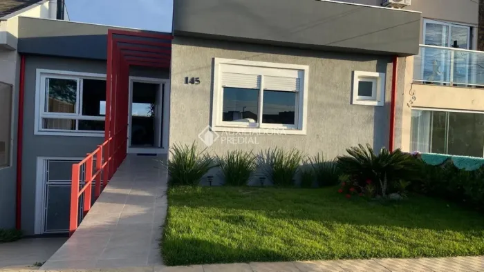 Casa em condomínio à venda, ampla, com churrasqueira, lareira, 4 quartos, sendo 1 suíte
