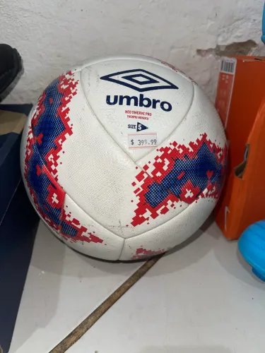 Bola de futebol da umbro original nunca usada