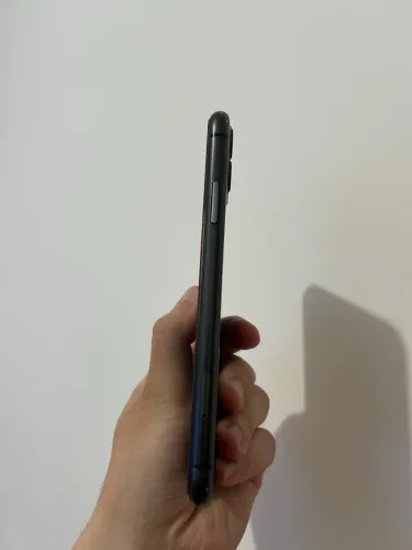 IPHONE 11 - 64GB
