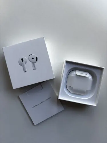 AirPods 4