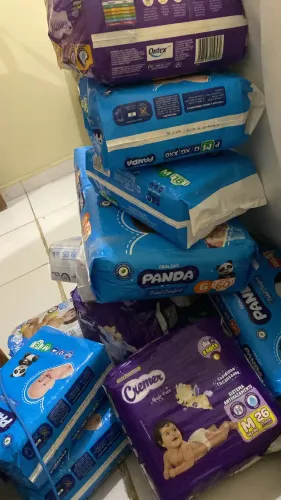 VENDO- fraldas: panda/ creme e babysec 