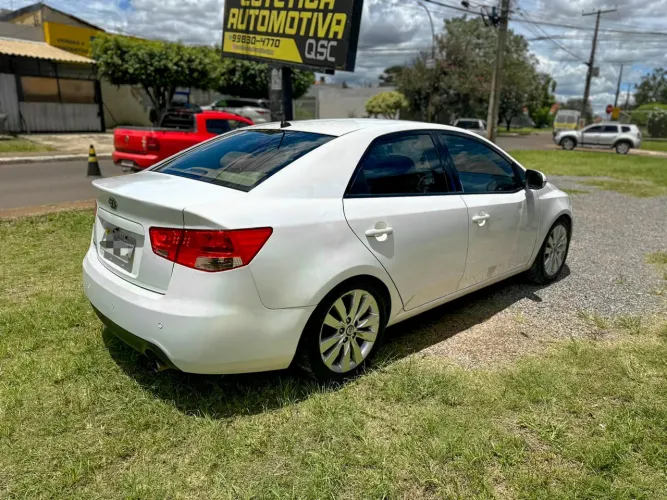 Kia Motors Cerato 1.6 16V Mec. 2011