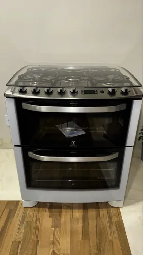 Fogão Electrolux 5 bocas com duplo forno, novíssimo, excelente estado