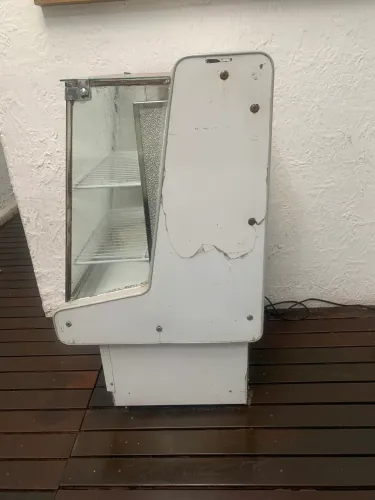 Expositora Gelopar 1 Porta com Vidro - Refrigerada/Congeladora